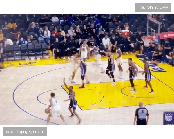 格林比上季更常为库里挡拆制造空位拉开勇士节奏