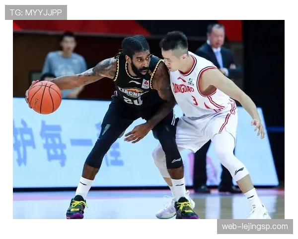 梅奥无球跑动拉开空间，改变球队进攻结构